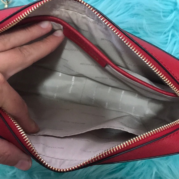 Red Michael Kors cross body purse - Picture 2 of 5
